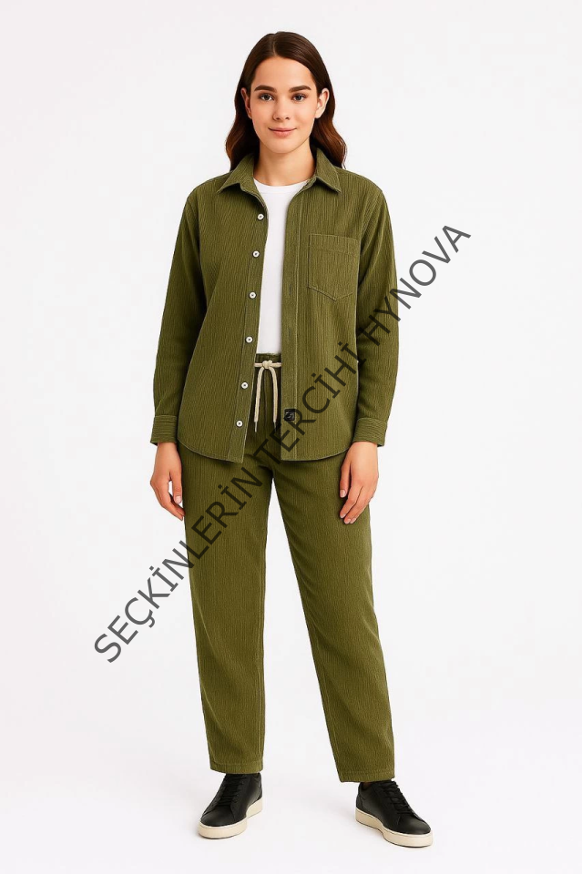 Kadife Oversize Takım – Gömlek Ve Pantolon İkili Set Füme Corduroy Şıklığı, Rahat Ve Zarif Duruş Yumuşak Dokulu Kadife Kumaş, Düğmeli Gömlek Üst Ve Lastikli Pantolon Alt Parça Ile Gün Boyu Konfor- Haki
