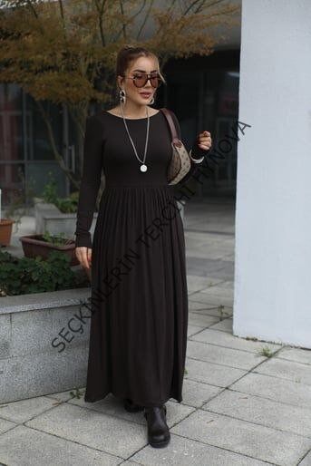 Kadın Kayık Yaka Sırt Dekoltesi Ve Yırtmaç Detay Maxi Boy Elbise