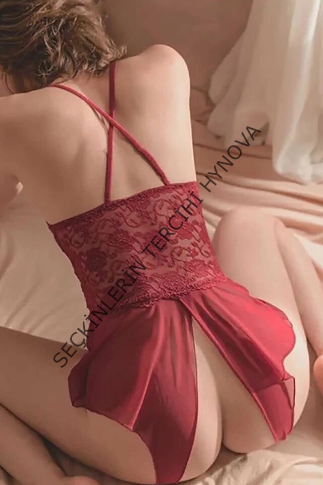 Kadın Bordo Özel Bölgesi Açık Dantelli Gecelik – Modern ve Şık Tasarım