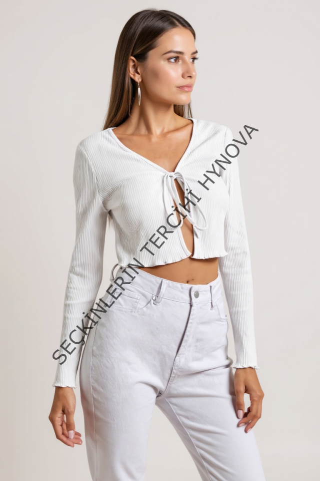 Kadın Beyaz Uzun Kollu Önden Bağlama Detaylı Crop Top Bluz – Şık, Rahat ve Kolay Kombinlenebilir