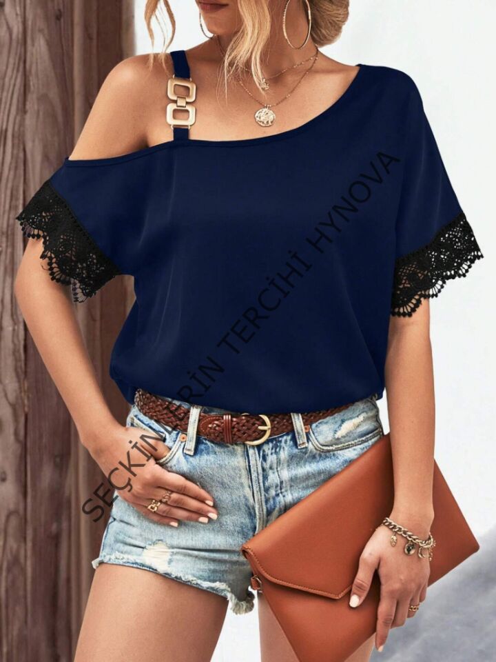 Kadın Tek Omuzu Askılı Kısa Kollu Toka Detaylı Dantelli Viskon Bluz