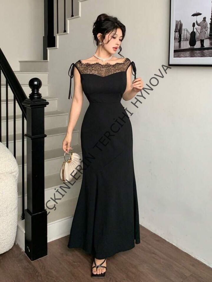 Kadın Göğüs Ve Yakası Dantel Detaylı Kayık Yaka Görünümlü Uzun Ithal Krep Elbise