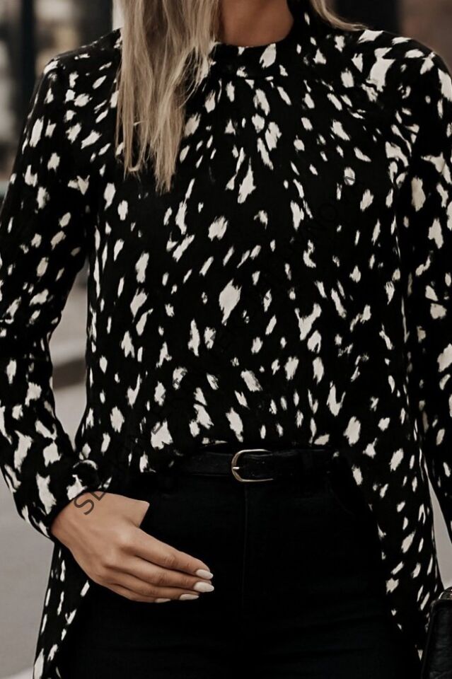 Kadın Uzun Kollu Yarı Balıkçı Yaka Desenli Dokuma Bluz