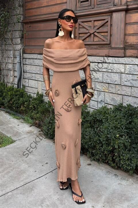 Eteği Gül Detay Madonna Yaka Elbise 2863