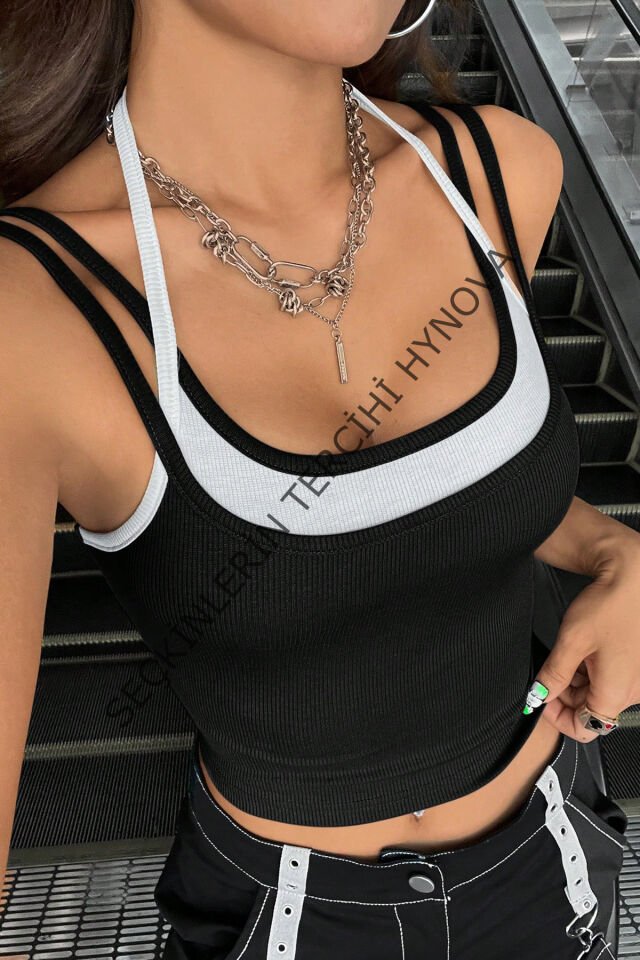 Kadın Beyaz Siyah Çift Renk Çapraz Askılı Crop Top Bluz – Şık, Rahat ve Kolay Kombinlenebilir