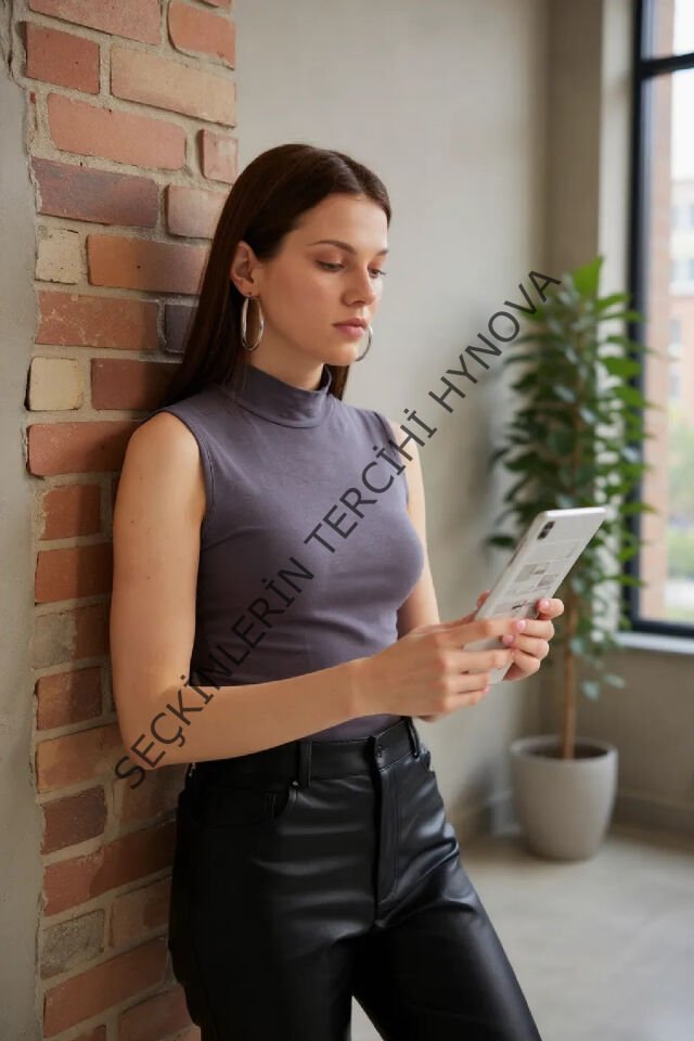 Kadın Antrasit Gri Kolsuz Balıkçı Yaka Basic Bluz