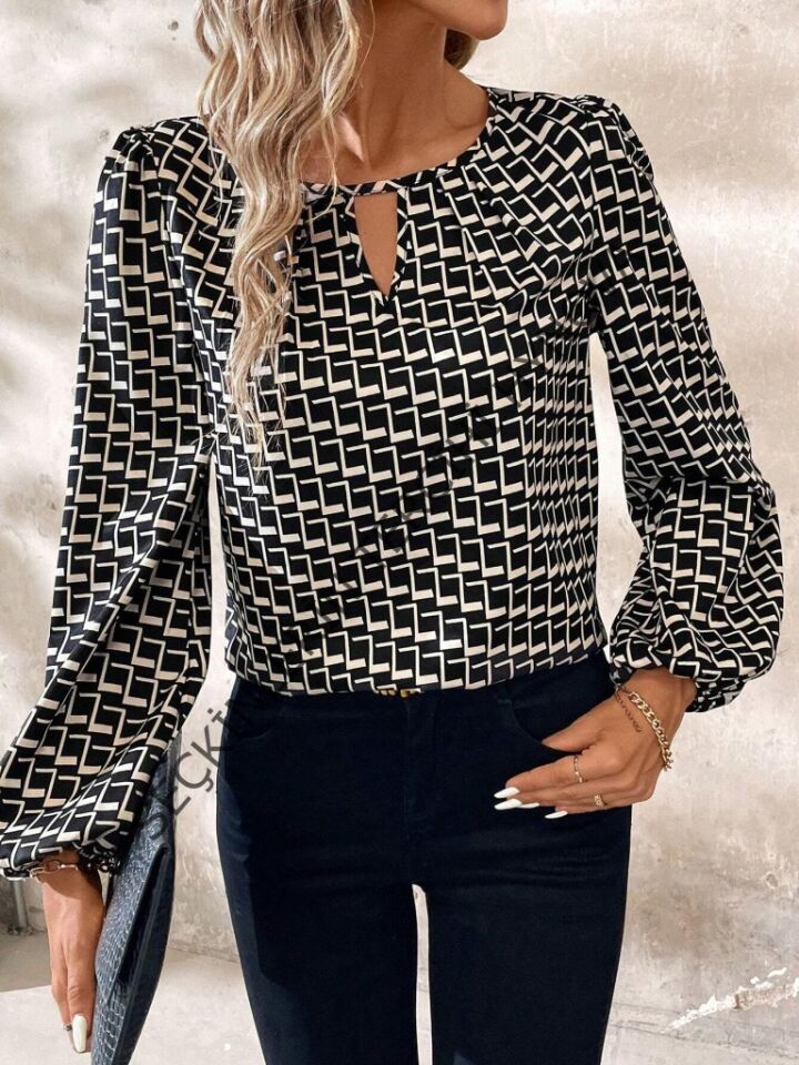Kadın Uzun Kollu Damla Detaylı Yaka Desenli Süprem Bluz