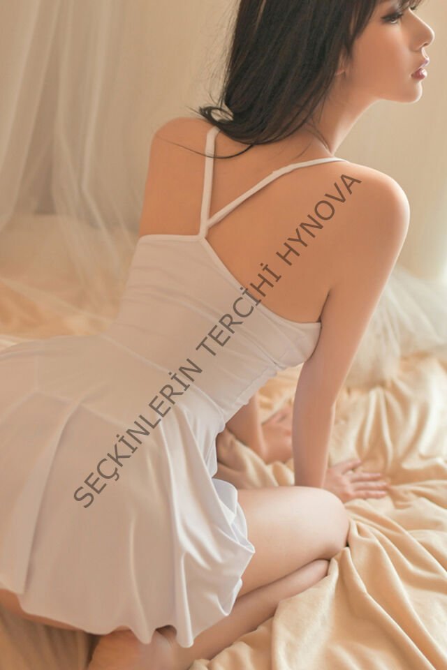 Kadın Beyaz İp Askılı Mini Bodycon Gecelik – Modern ve Şık Tasarım