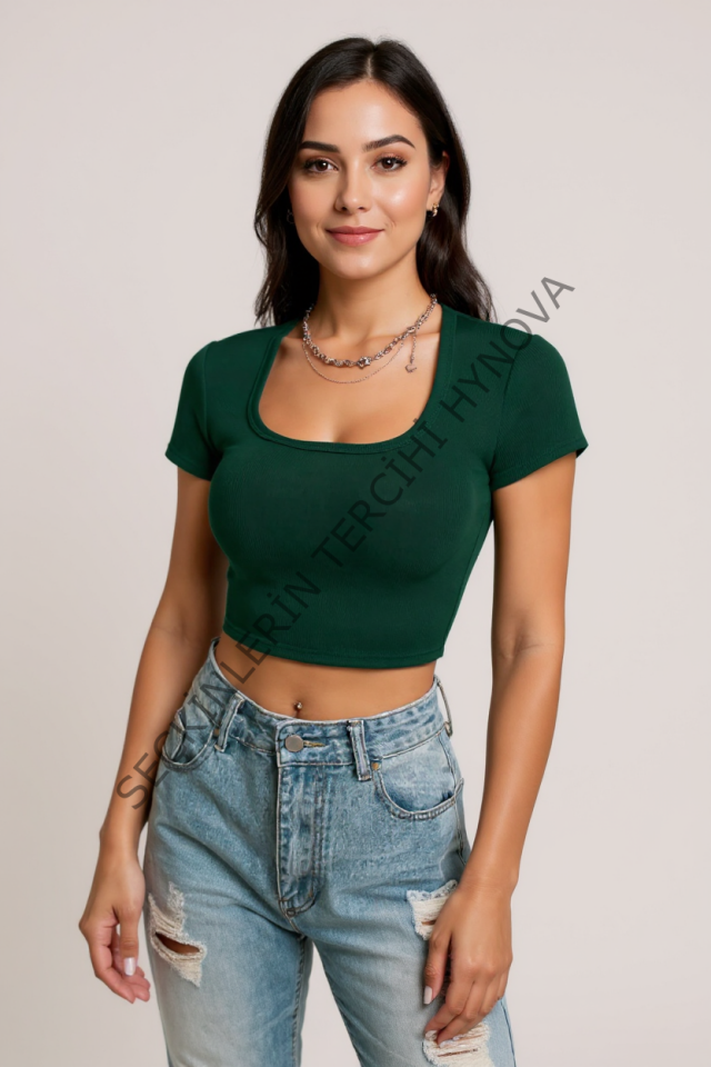 Kadın Yeşil Yarım Kol Düz Yaka Crop Top Bluz – Şık, Rahat ve Kolay Kombinlenebilir