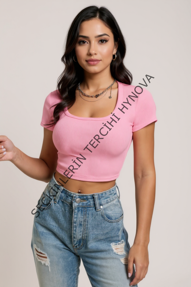 Kadın Pembe Yarım Kol Düz Yaka Crop Top Bluz – Şık, Rahat ve Kolay Kombinlenebilir