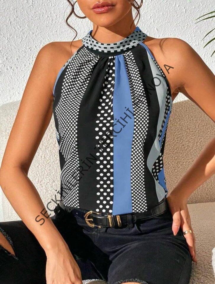 Kadın Yarım Balıkçı Yaka Kolsuz Mikro Bluz