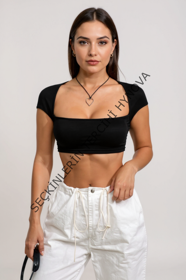Kadın Siyah Sırt Dekolteli ve Boyundan Bağlamalı Yarım Kol Crop Top Bluz – Şık, Rahat ve Kolay Kombinlenebilir