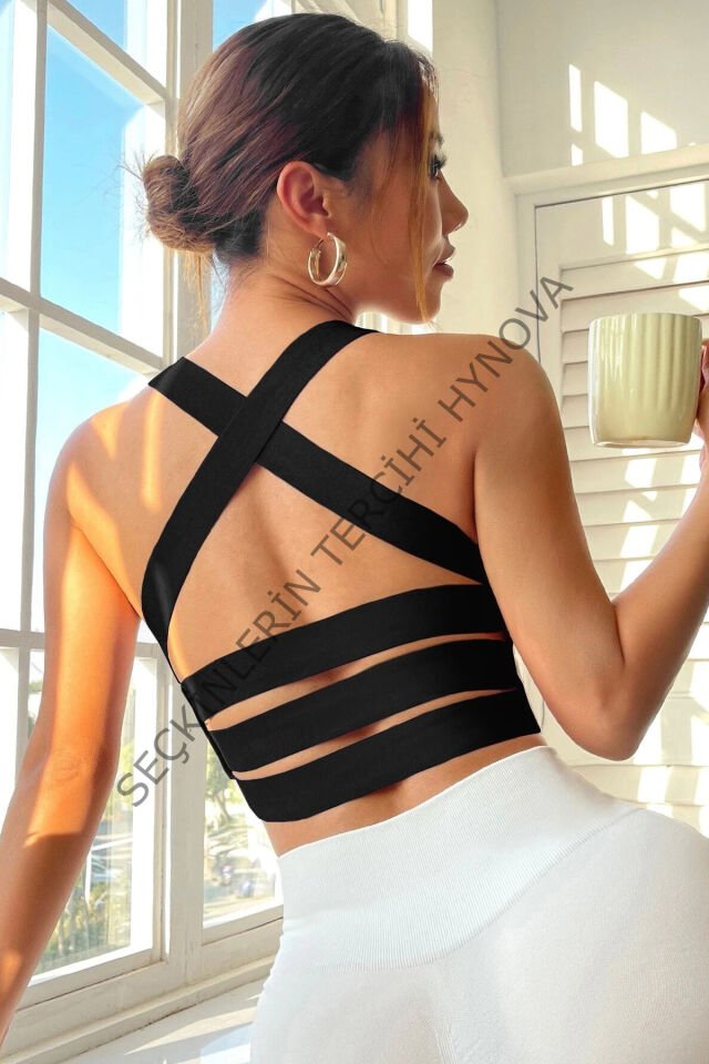 Kadın Siyah Sırtı Çapraz Lastik Detaylı Crop Top Bluz – Şık, Rahat ve Kolay Kombinlenebilir