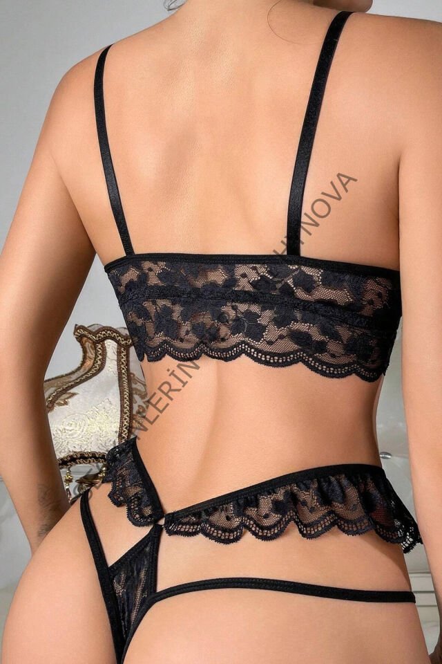 Kadın Siyah Beli Dantel Detaylı Tanga Külotlu Çamaşır Takımı – Modern, Konforlu ve Günlük Kombinlere Uygun