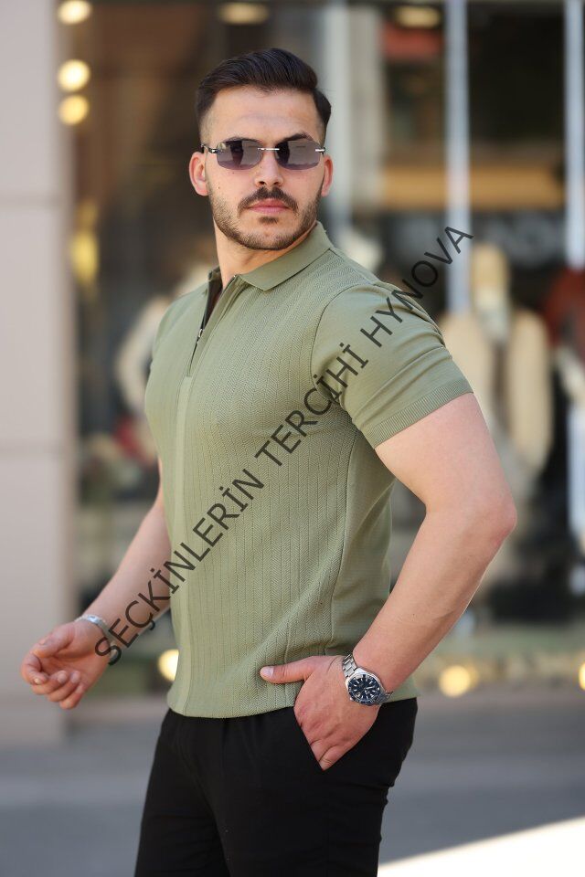 Erkek Yakası Fermuarlı Kısa Kollu T-shirt