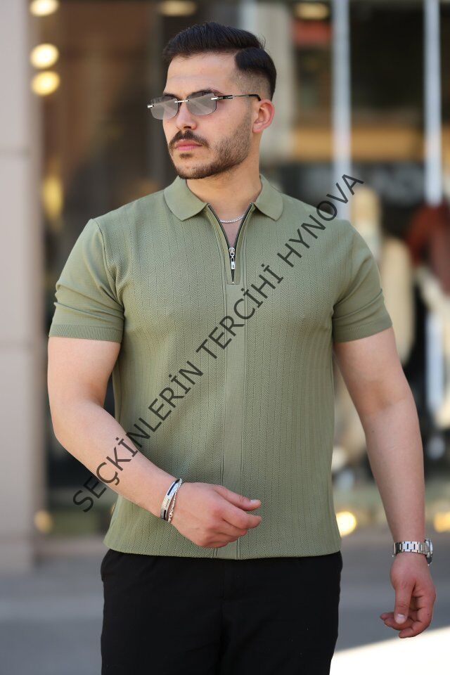 Erkek Yakası Fermuarlı Kısa Kollu T-shirt