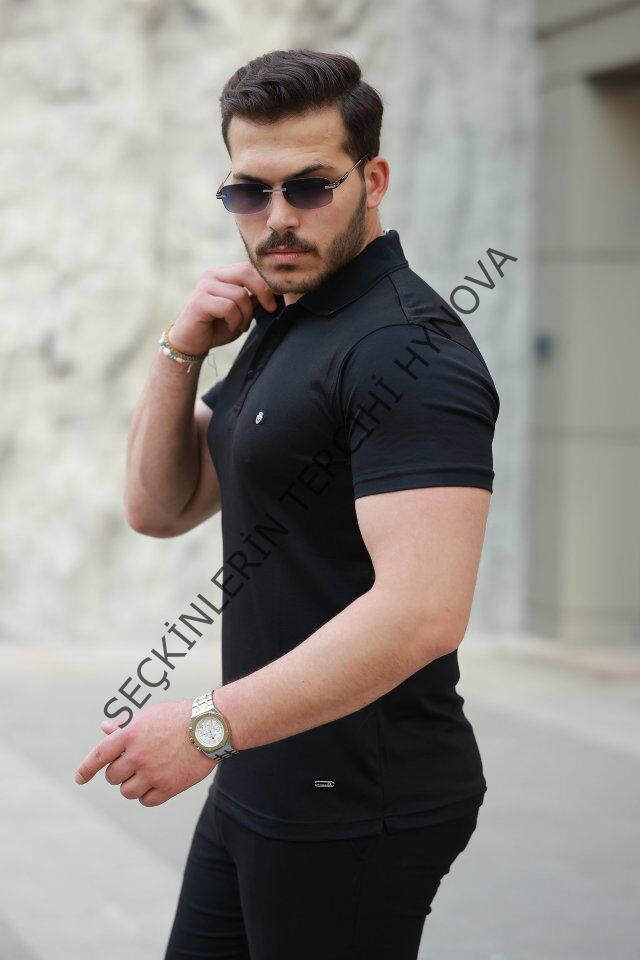 Erkek Yakalı Arma Detaylı Kısa Kollu Tişört