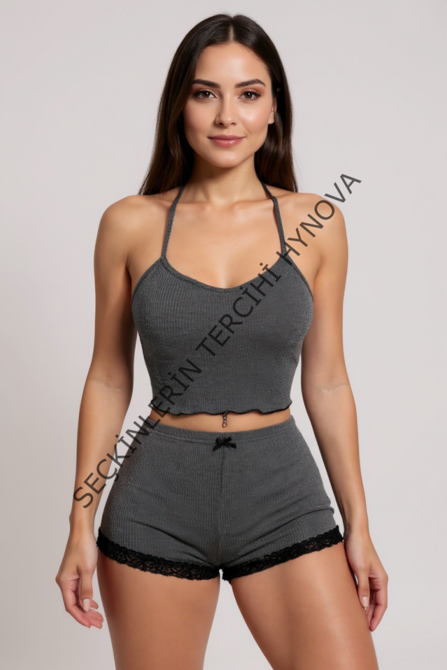 Kadın Gri Kaşkorse Sırt ve Bacak Kısmı Dantel Detaylı Şortlu Gecelik Takım – Modern, Konforlu ve Günlük Kombinlere Uygun
