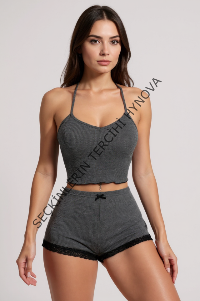 Kadın Gri Kaşkorse Sırt ve Bacak Kısmı Dantel Detaylı Şortlu Gecelik Takım – Modern, Konforlu ve Günlük Kombinlere Uygun