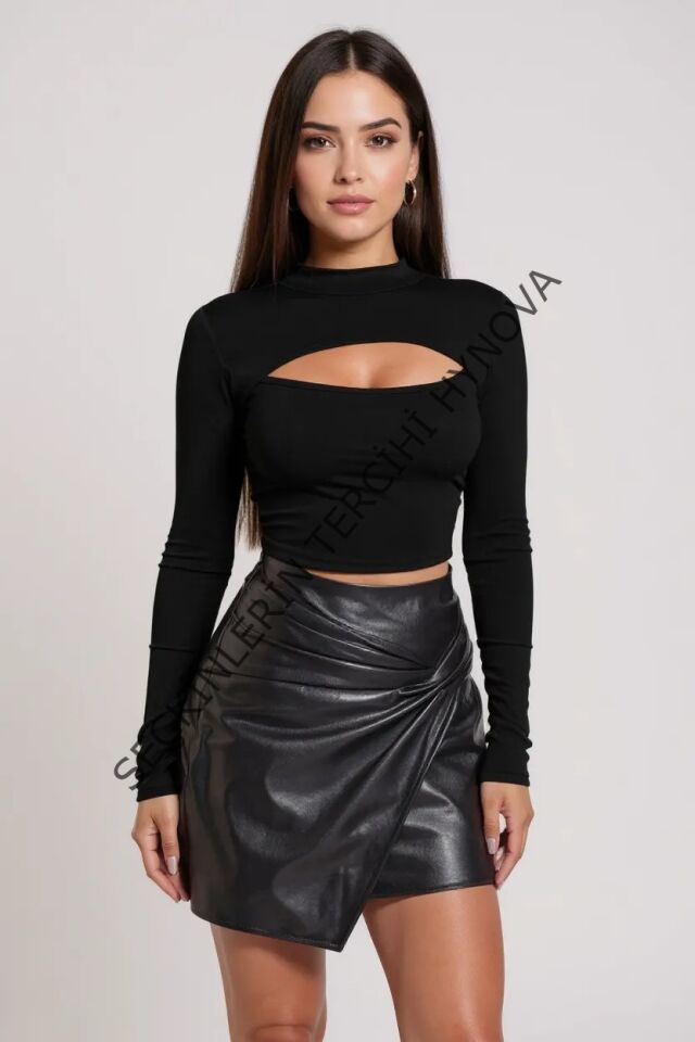 Kadın Siyah Göğüs Dekolteli Uzun Kollu Cut Out Crop Top Bluz – Şık, Rahat ve Kolay Kombinlenebilir