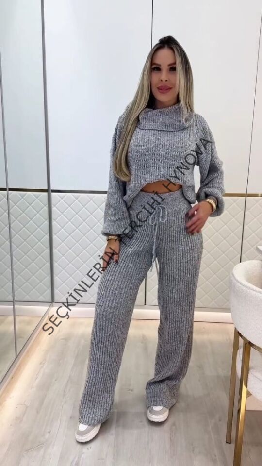 Kadın Uzun Kollu Balıkçı Yaka Kısa Triko Bluz Ve Pantolon Ikili Takım