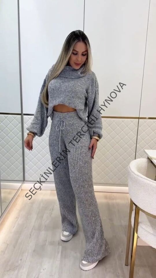 Kadın Uzun Kollu Balıkçı Yaka Kısa Triko Bluz Ve Pantolon Ikili Takım