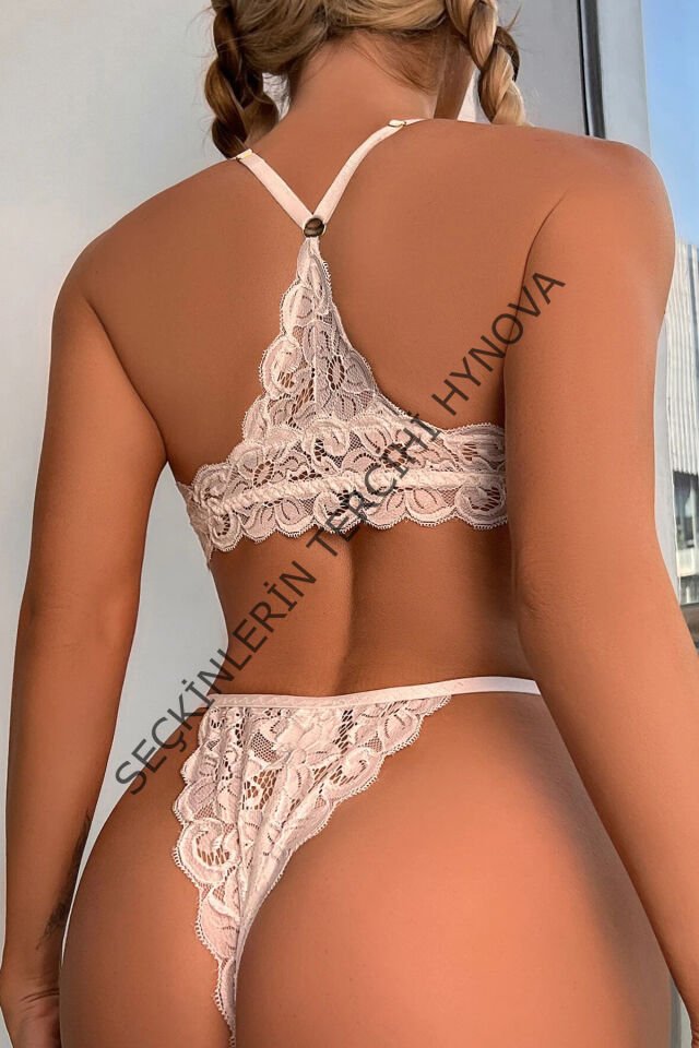Kadın Beyaz Sırtı Dantel ve İp Detaylı Şık Sütyen Külot Takımı – Modern, Konforlu ve Günlük Kombinlere Uygun