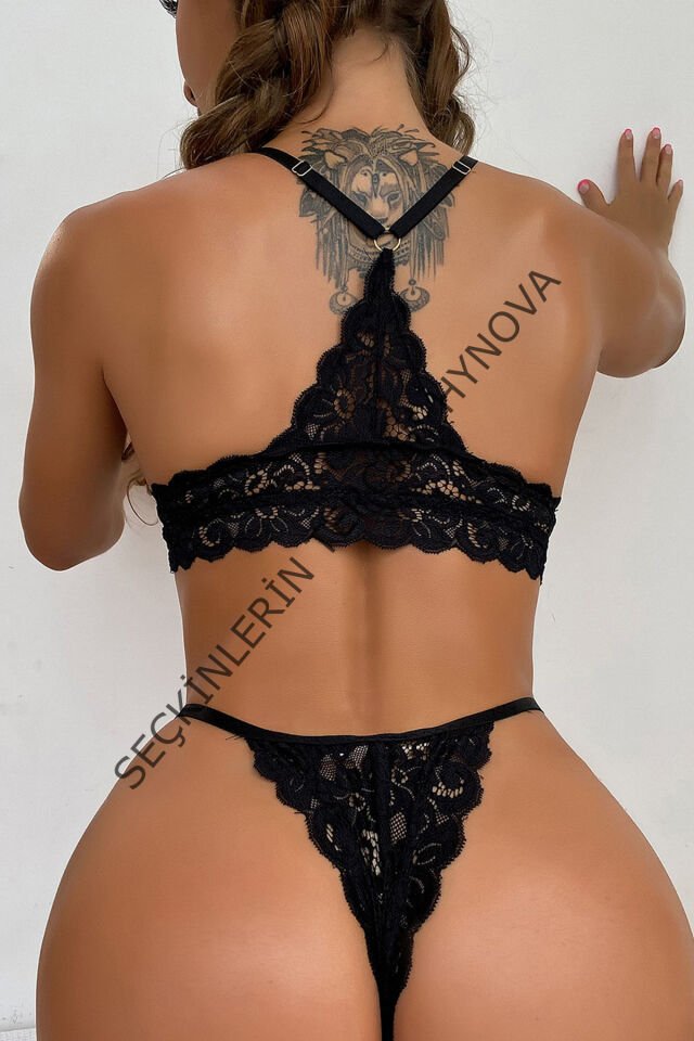 Kadın Siyah Sırtı Dantel ve İp Detaylı Şık Sütyen Külot Takımı – Modern, Konforlu ve Günlük Kombinlere Uygun
