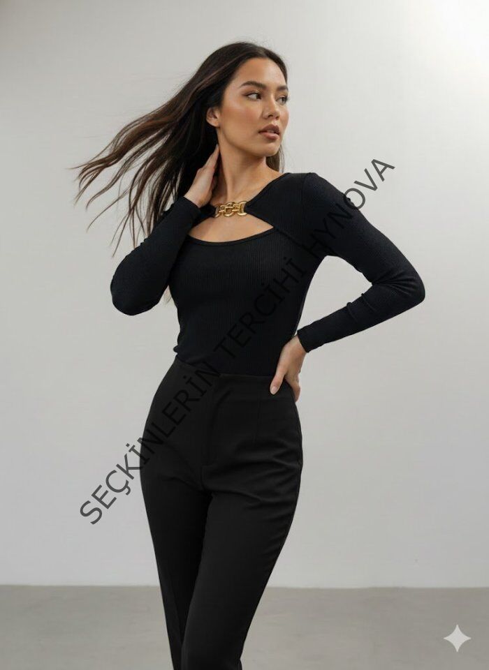 Kadın Uzun Kollu Göğüs Pencere Ve Toka Detay Kaşkorse Kumaş Bluz