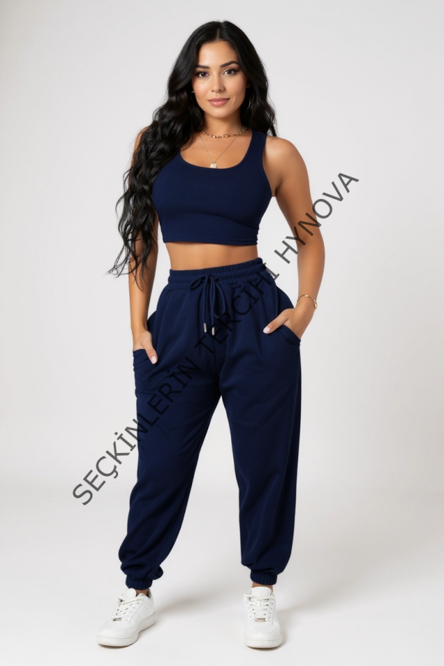 Kadın Lacivert Kaşkorse Cepli Jogger Eşofman Altı ve Crop Top Bluz – Şık, Rahat ve Kolay Kombinlenebilir