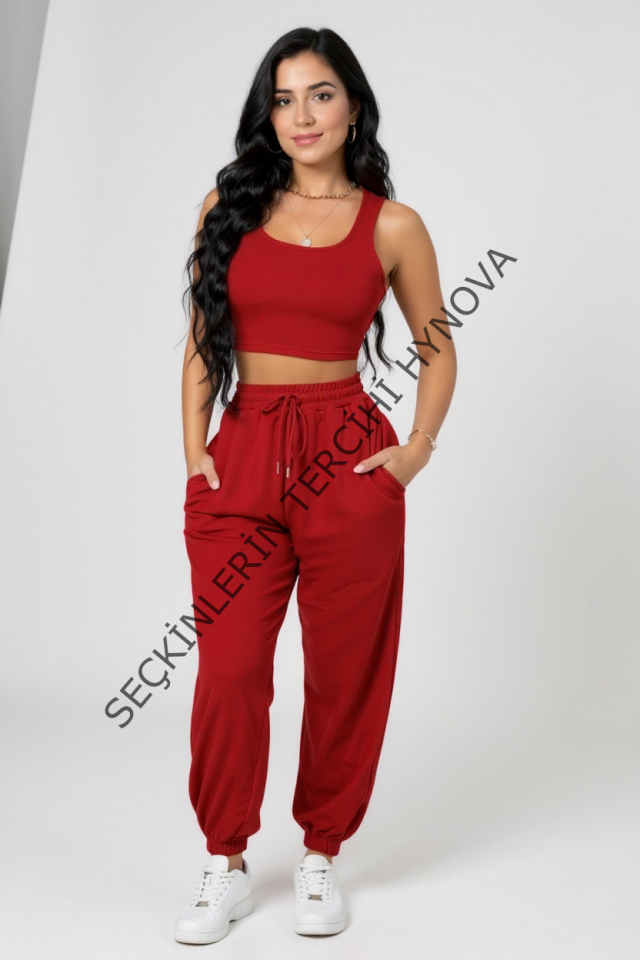 Kadın Kırmızı Kaşkorse Cepli Jogger Eşofman Altı ve Crop Top Bluz – Şık, Rahat ve Kolay Kombinlenebilir