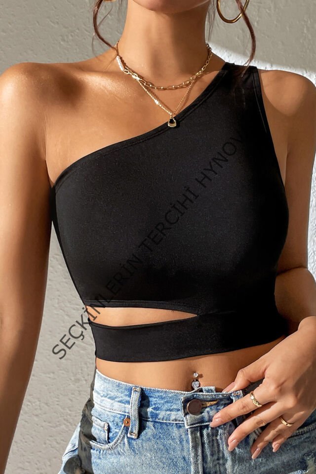 Kadın Siyah Tek Kol Cut Out Göbek Dekolteli Crop Top Bluz – Şık, Rahat ve Kolay Kombinlenebilir