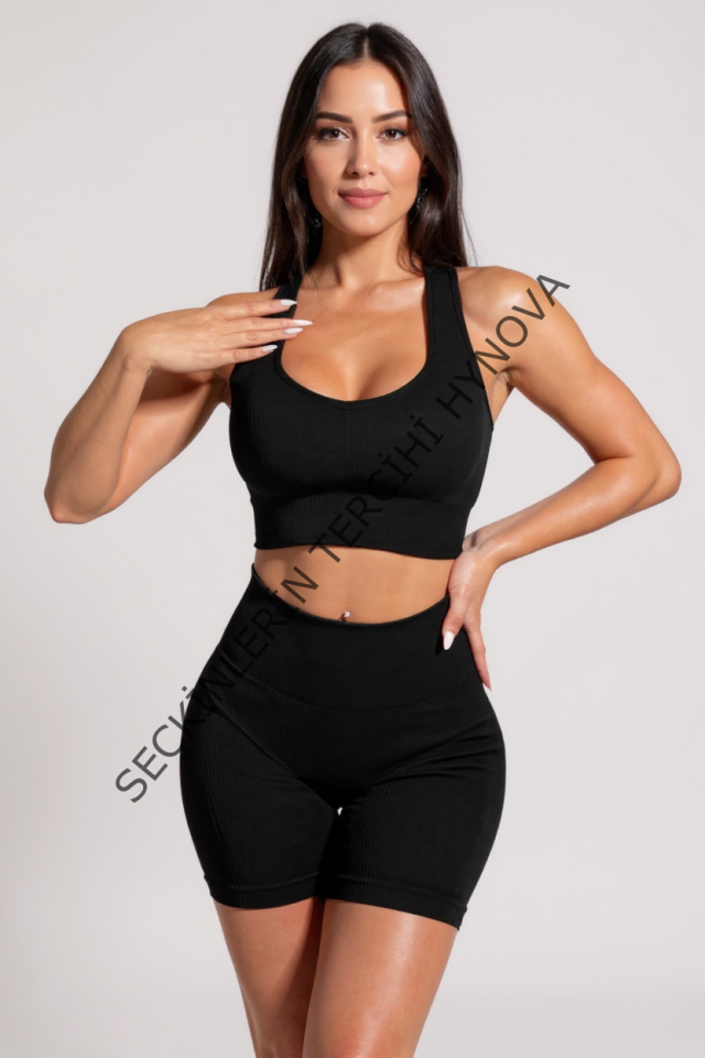 Kadın Siyah Yüksek Bel Çapraz Sırt Detaylı Şortlu Gecelik Takım – Modern, Konforlu ve Günlük Kombinlere Uygun