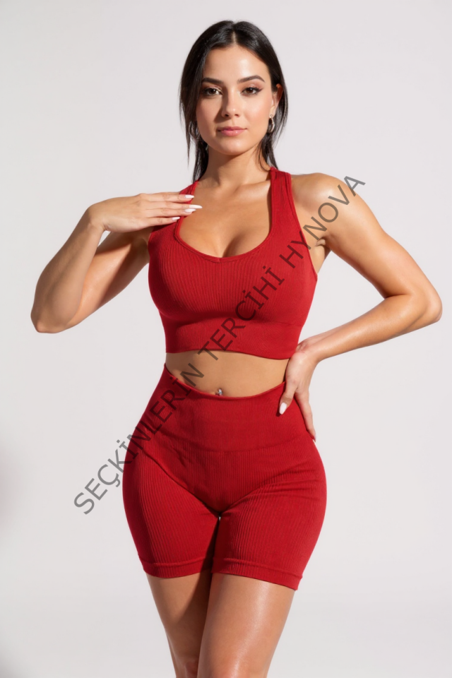Kadın Kırmızı Yüksek Bel Çapraz Sırt Detaylı Şortlu Gecelik Takım – Modern, Konforlu ve Günlük Kombinlere Uygun
