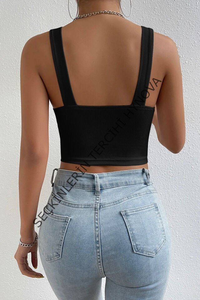 Kadın Siyah Kare Yaka Kalın Askılı Dekolteli Crop Top Bluz – Şık, Rahat ve Kolay Kombinlenebilir
