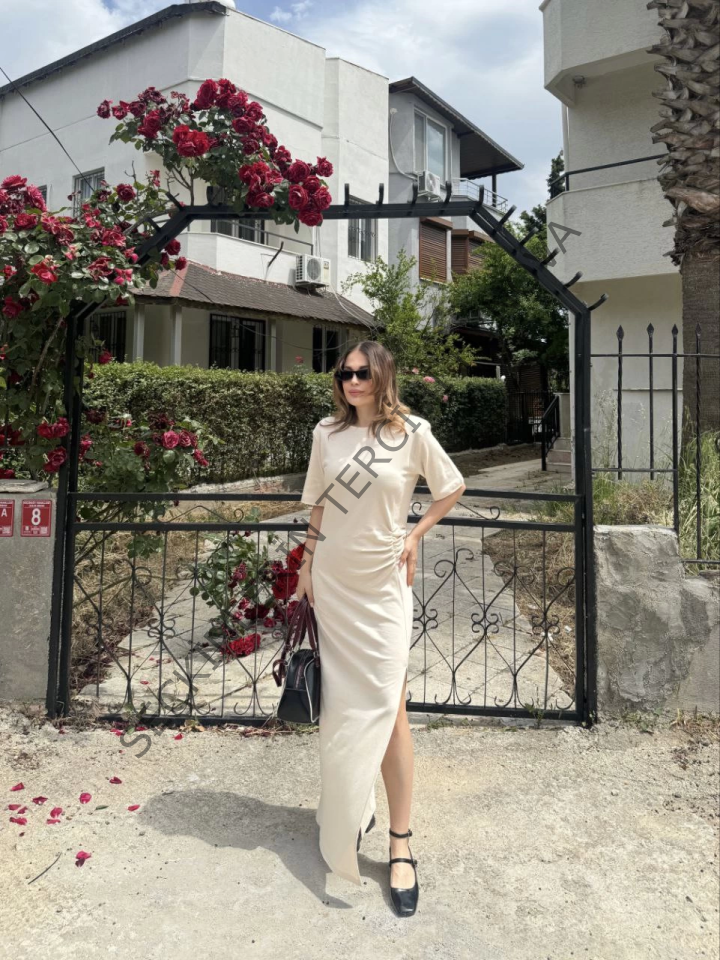 Kısa Kollu Uzun Yandan Yırtmaçlı Elbise - Beyaz