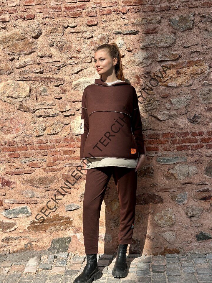 Kadın Kahve Kapşonlu Etek Ucu Detay Arma Ters Dikiş Gorunumlu Ikili Takım