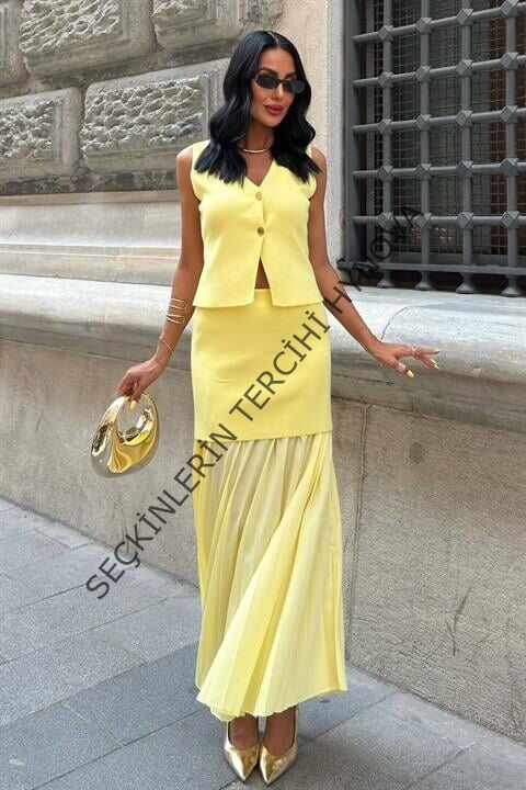 Yelekli Ve Pilise Etekli Triko Takım 10001