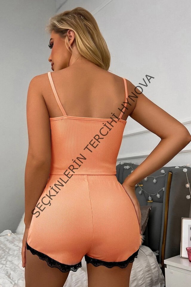 Kadın Mercan Pembe Alt Ve Üst Dantel Detaylı Şortlu Gecelik Takımı