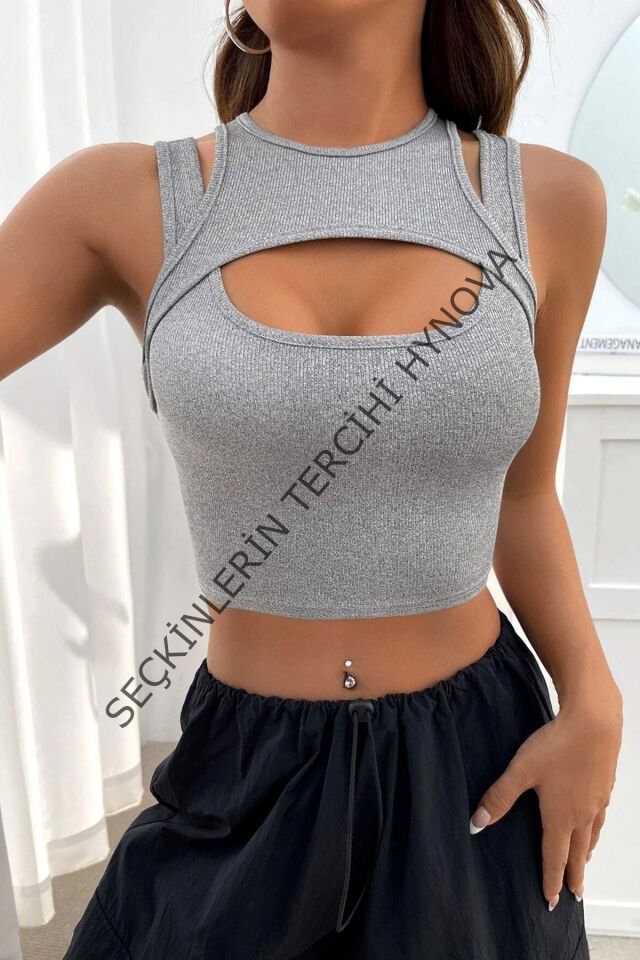 Kadın Gri Kalın Askılı Cut Out Dekolteli Crop Top Bluz – Şık, Rahat ve Kolay Kombinlenebilir