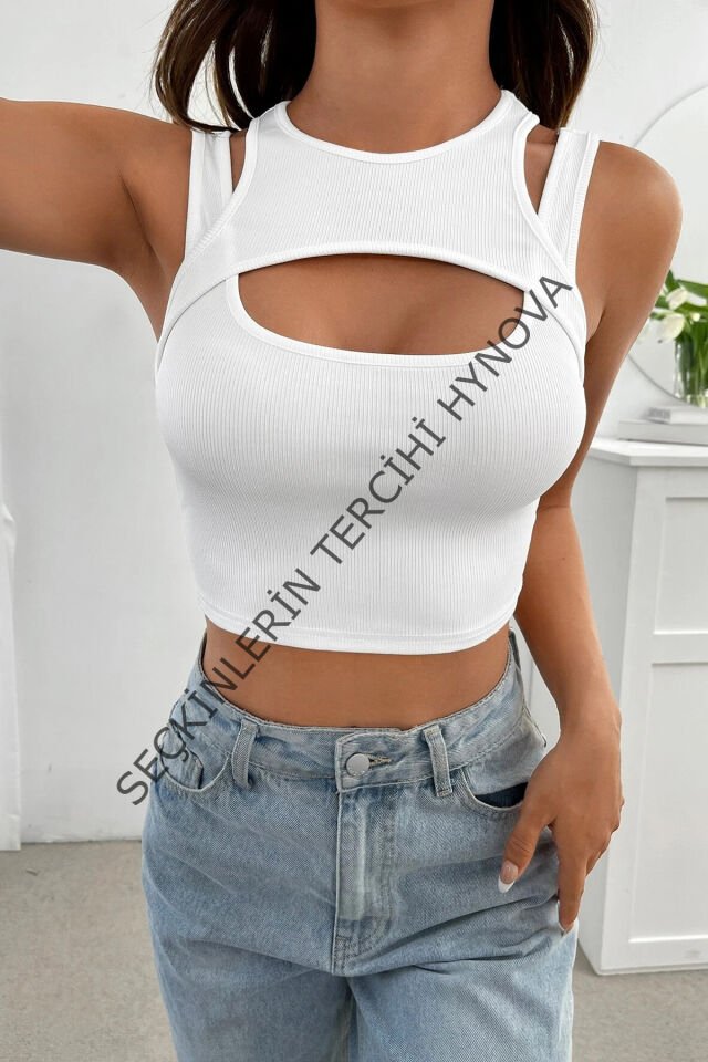 Kadın Beyaz Kalın Askılı Cut Out Dekolteli Crop Top Bluz – Şık, Rahat ve Kolay Kombinlenebilir