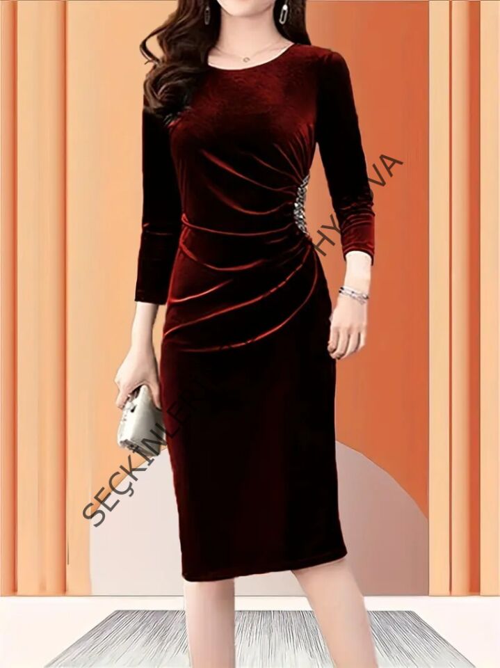 Kadın Uzun Kollu Bot Yaka Yanı Taş Detaylı Midi Kadife Elbise