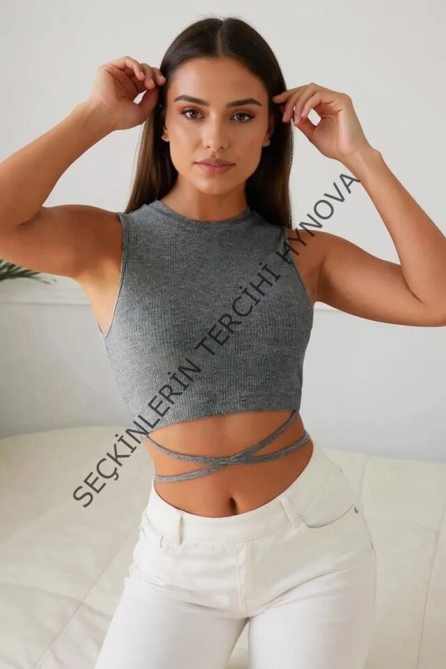 Kadın Gri Çapraz Bağlamalı Crop Top Büstiyer – Modern ve Şık Tasarım