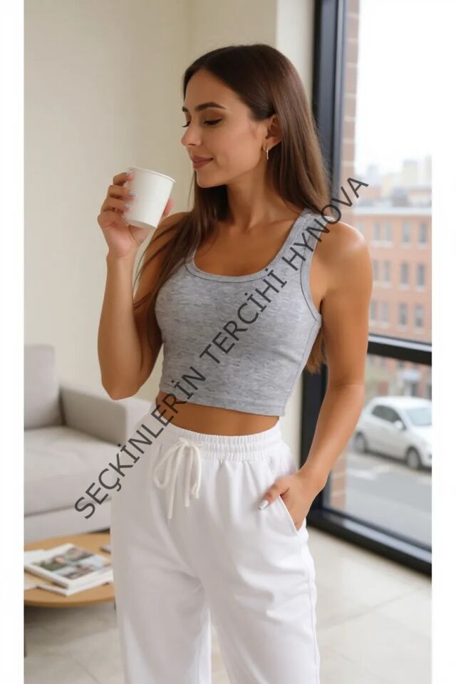 Kadın Gri Kare Yaka Crop Top Bluz – Şık, Rahat ve Kolay Kombinlenebilir