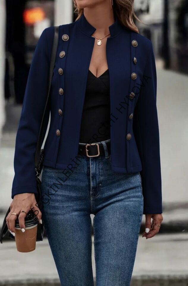 Kadın Uzun Kollu Hakim Yaka Yanlardan Düğmeli Kısa Süet Ceket