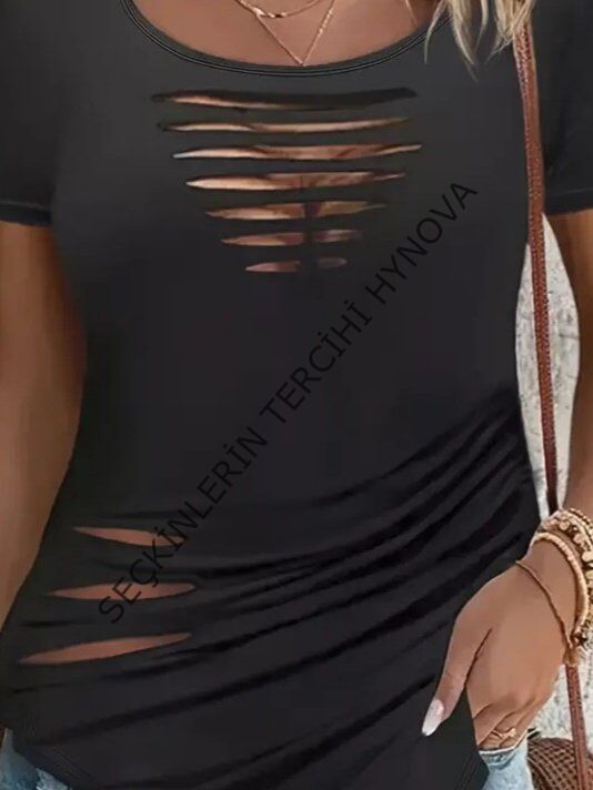 Kadın Kısa Kollu Yakası Açık Lazer Kesik Detaylı Viskon Bluz