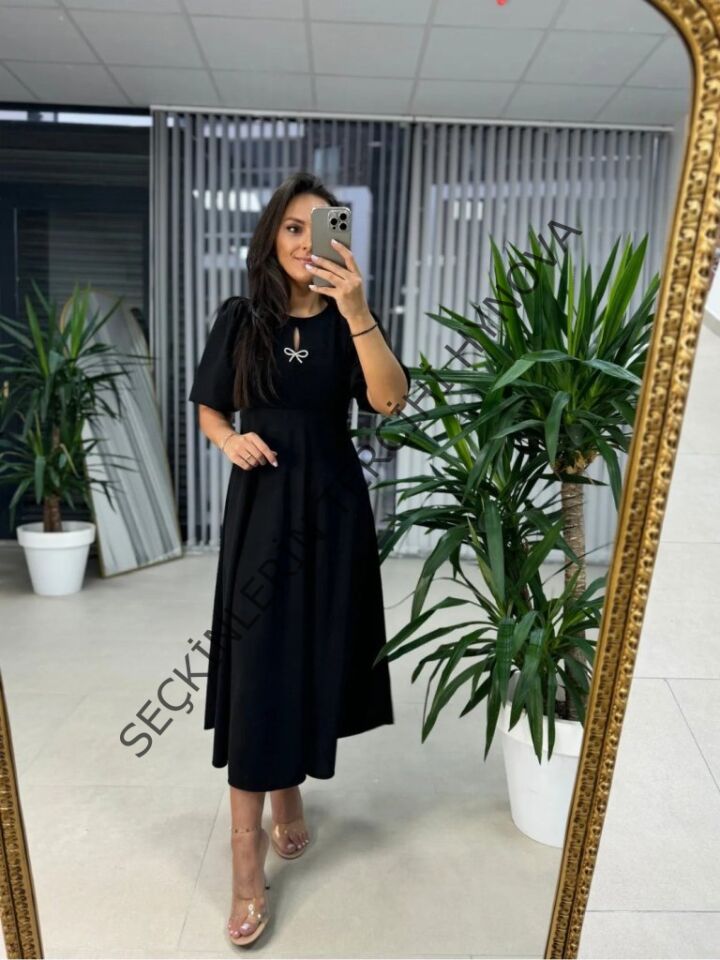 Kadın Kısa Kollu Bisiklet Yaka Fiyonk Broşlu Midi Janjan Krep Elbise