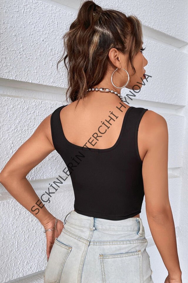 Kadın Siyah Göbek Dekolteli Crop Top Bluz – Şık, Rahat ve Kolay Kombinlenebilir